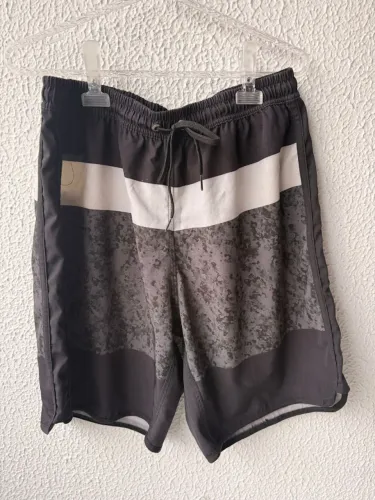 Bermuda Decathlon, Tamanho M, masculina