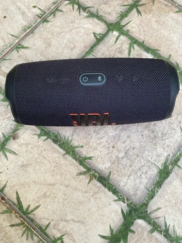 Vendo JBL CHARGE 5