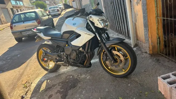 YAMAHA XJ6 N 2013