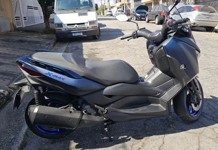 Yamaha Xmax 250 azul - 2° dono