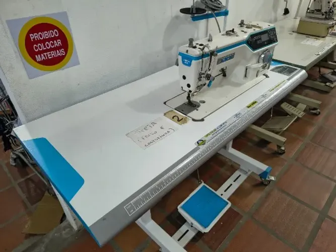 MAQUINA DE COSTURA RETA ELETRÓNICA TRANSPORTE DUPLO JACK A6F