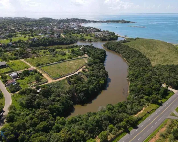 Lote / Tereno À Venda as margens da lagoa com vista para natureza, lagoa e mar, em Meaípe 
