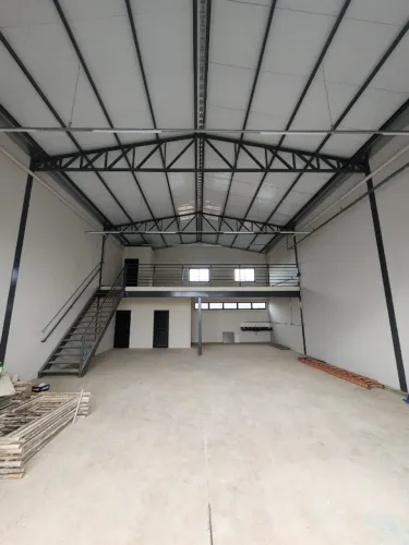 GALPÃO COMERCIAL - 200m² - UBERLÂNDIA