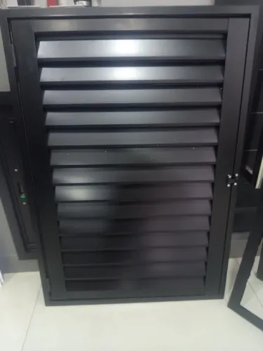 Vende-se portinhas venezianas 400.00 reais