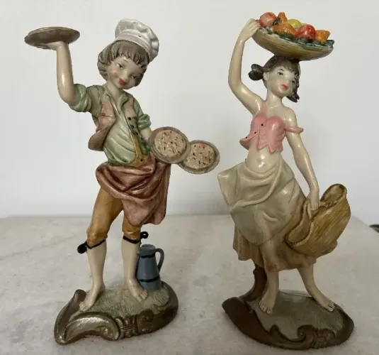 2 Lindos Bibelôs Vintage "Pizzaiolo e Compradora" de Resina para Colecionadores