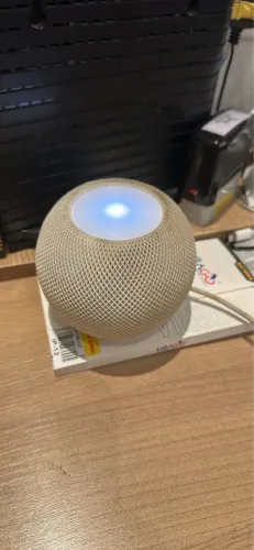 Apple HomePod mim com assistente Siri 