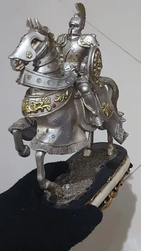 CAVALEIROS MEDIEVAIS