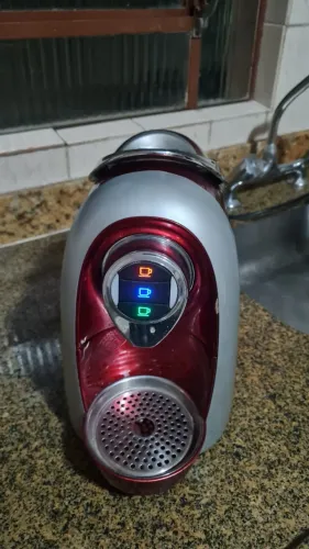 Cafeteira 3 Corações Espresso TRES Modos Vermelha SO4 870W 110 V Tres Coraçoes .