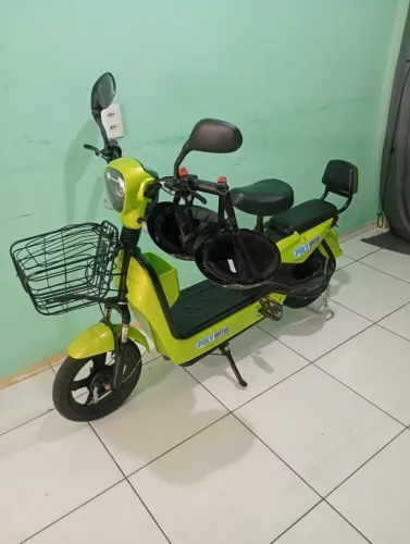 scooter w500 + 2 capacetes - apenas 3 meses de uso