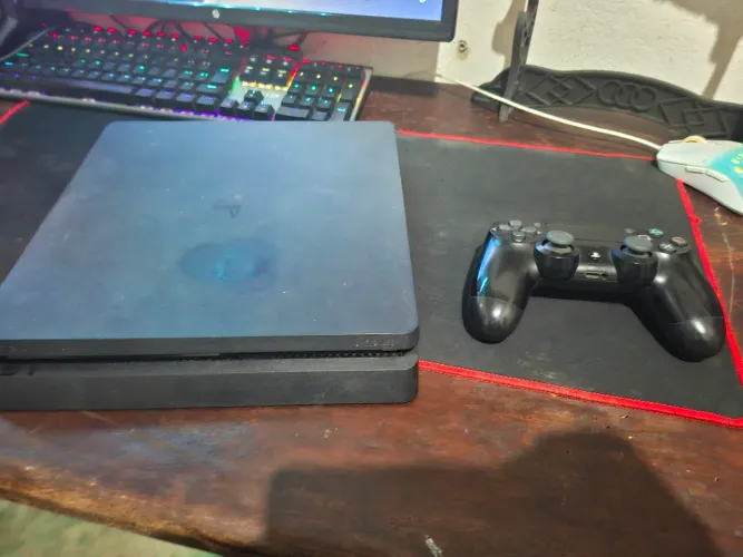 Vendo ps4 slim bloqueado