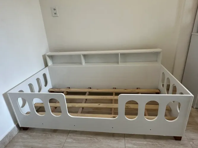 Cama infantil montessoriana 