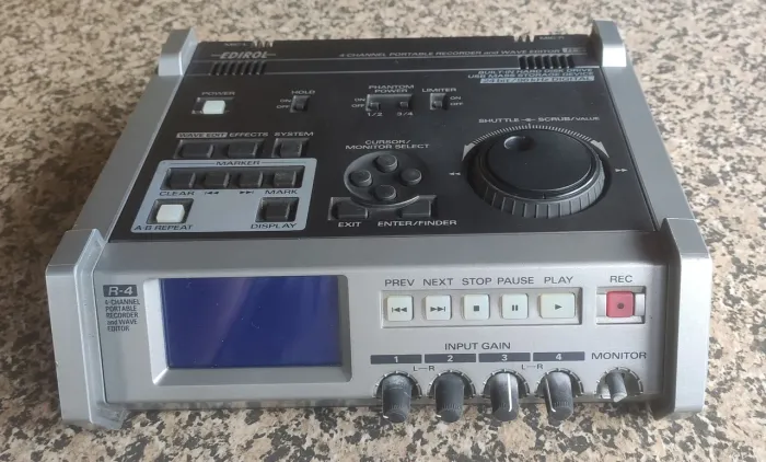 Gravador de Áudio Profissional Roland R4 Som Direto para Cinema