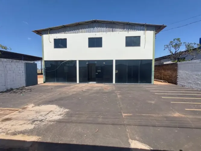 Imóvel para aluguel e venda possui 1938 metros quadrados com 2 quartos