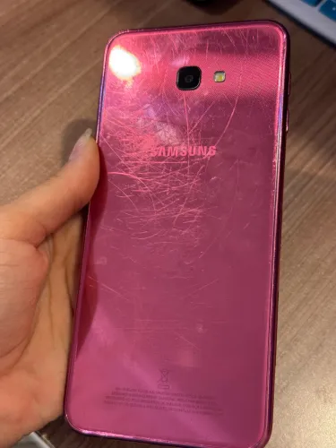 Celular Samsung galaxy j4+