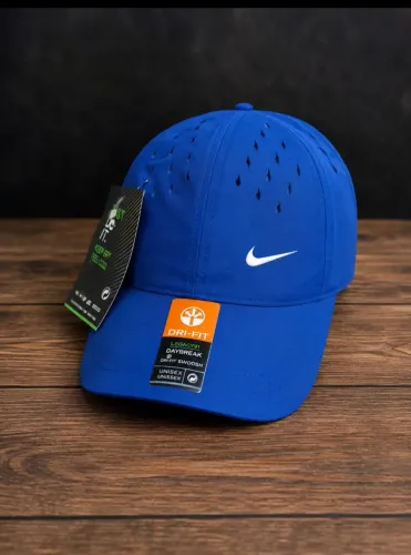 Boné na Nike para vender novinho cuida