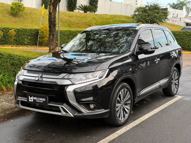 Mitsubishi Outlander HPE-S 2.2 Diesel 4X4 Aut. 2022