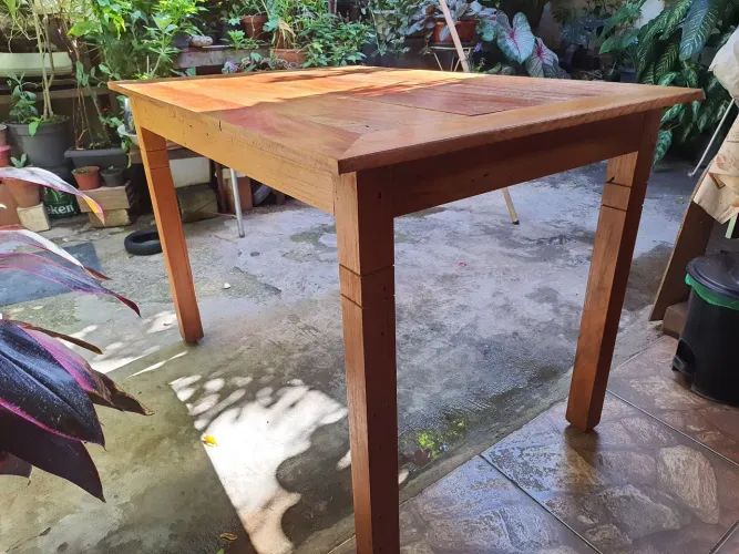 Mesa em madeira