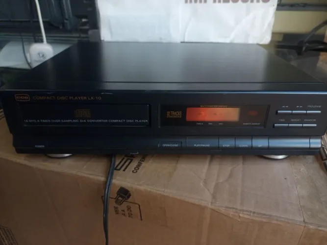 Cd player CCE funcionando perfeitamente