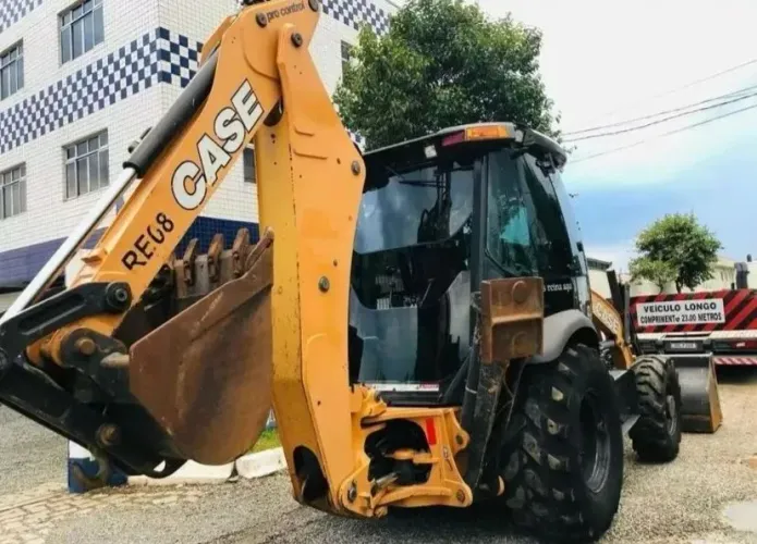 Retroescavadeira CASE 580N