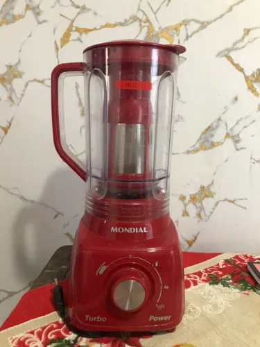 Liquidificador mondial vermelho