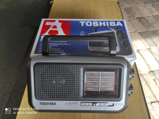 Rádio Portátil Toshiba AM e FM