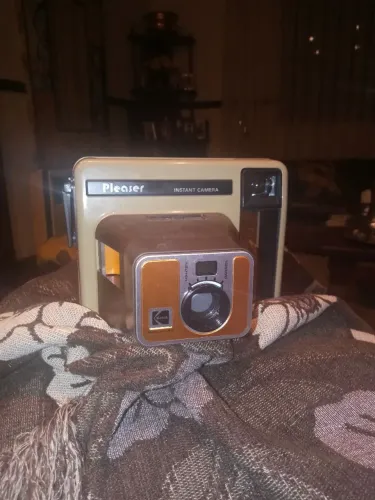 MÁQUINA DE FOTOGRÁFIA KODAK REVELAÇÃO AUTOMÁTICA ANOS 80 EM ÓTIMO ESTADO DE CONSERVAÇÃO