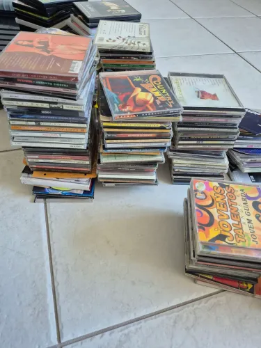 Coleção de CDs vários artistas , nacionais e internacionais
