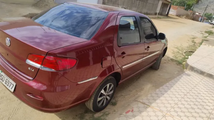 Fiat Siena Attractive 1.4 Fire Flex 8V 4P 2011