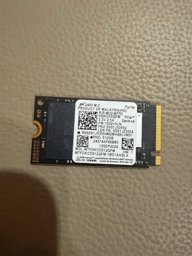 SSD NVMe M.2 de tamanho 2242 com capacidade de 512GB