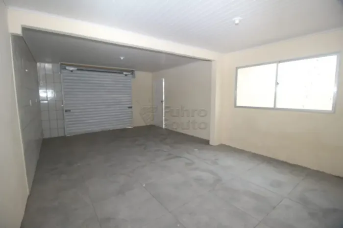 Casa Ampla e Reformada no Bairro Fragata