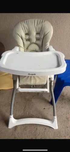 Vendo está cadeira de alimentação! Em perfeito estado!