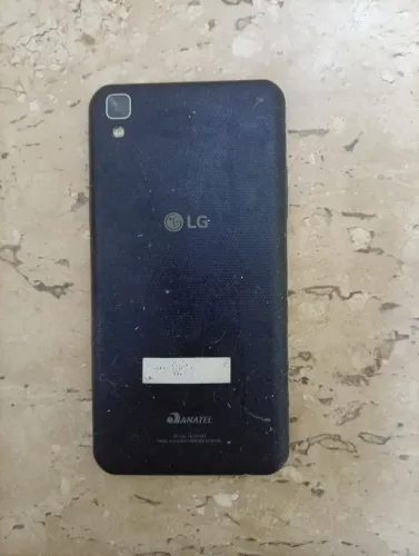 LG (da linha intermediária antiga, como o LG X Power ou X Style) 2016 com defeito
