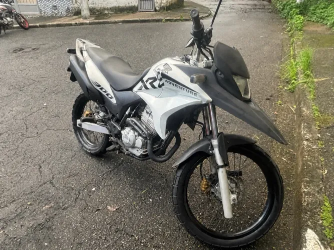 ? HONDA XRE 2012 ? BRANCA