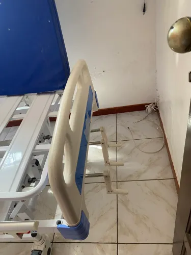 Cama hospitalar DellaMed 3 posições