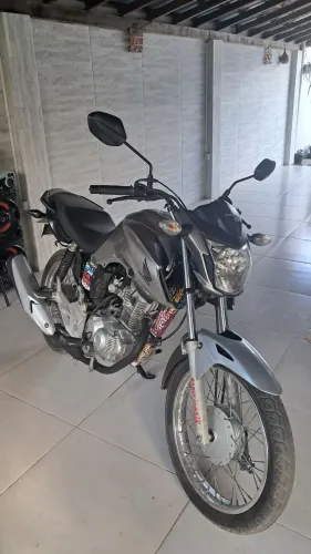 Uma moto muito boa anda pouco fica mais parada na garagem