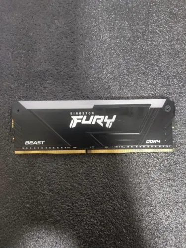 Memória RAM Kingston Fury Beast RGB DDR4 16GB 3200MHz CL16