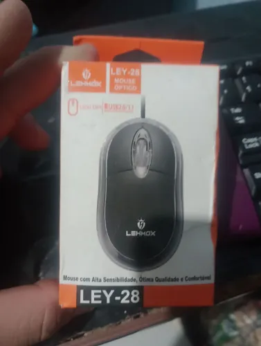 Mouse com fio seminovo conservado cuida