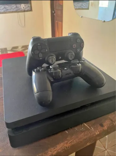 Play 4 slim 1 terá