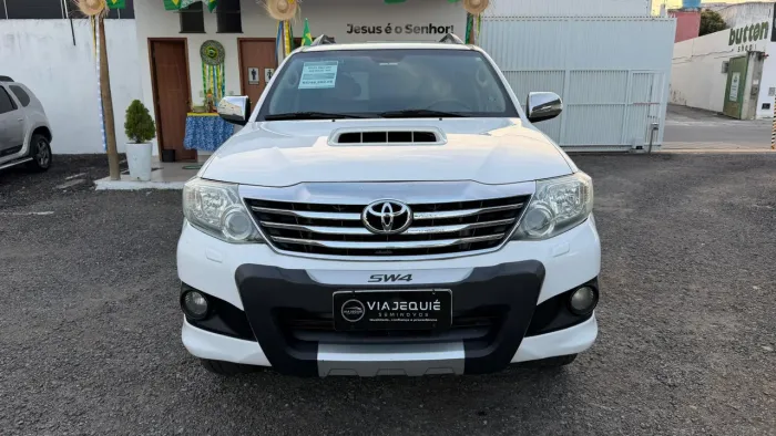 Toyota Hilux SW4 SRV D4-d 4X4 3.0 TDI Dies. AUT 2015