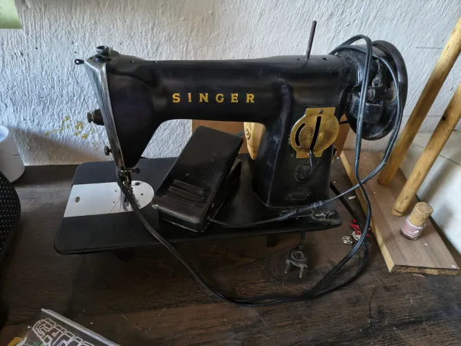 Máquina costura singer