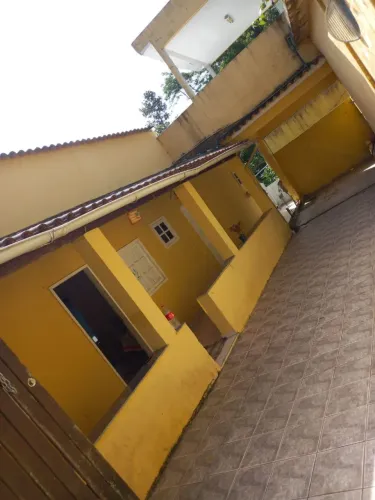 Alugo casa com 2 quartos em Conceição de Jacareí. R$ 1.500,00
