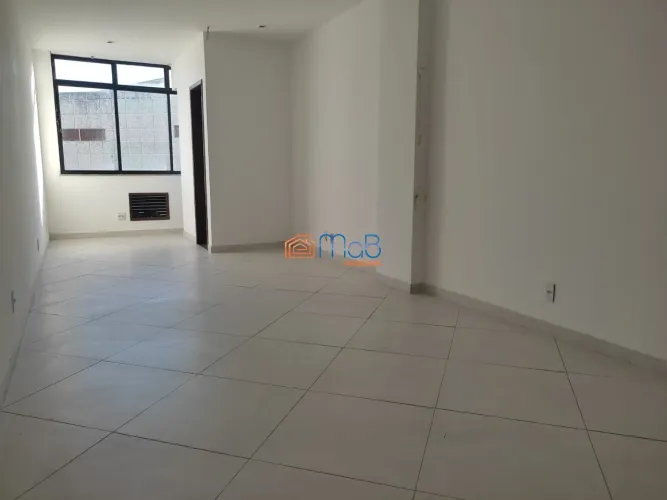 Ótima sala comercial para locação no centro de Macaé