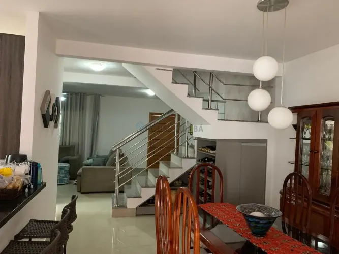 Lindo Sobrado à venda no Condomínio Solar das Torres