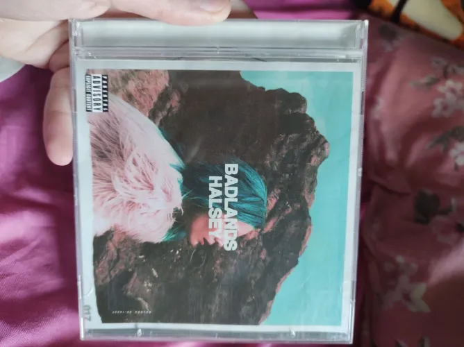 Cd Badlands Halsey semi novo