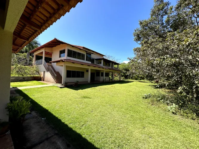 Chácara no Condomínio Alto da Boa Vista à venda com 419m² construídos e 7.094 m² de terren
