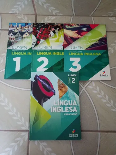 Livros de Inglês - Poliedro - 4 volumes - 2023 e 2024 - Semi novos