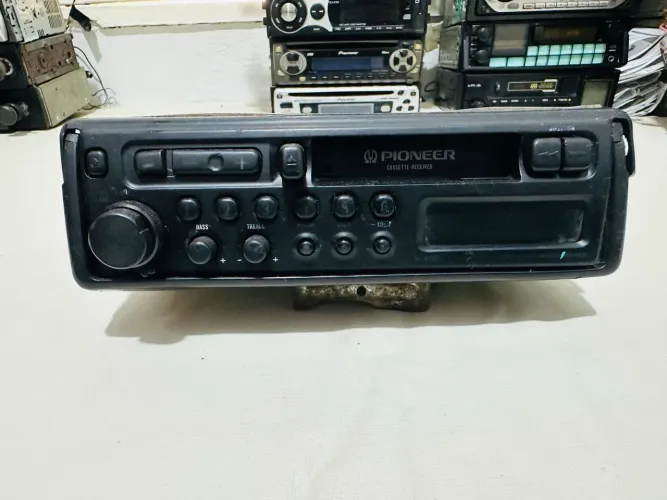 Antigo rádio toca fitas Pioneer (rádio ok / fita revisão ler anúncio