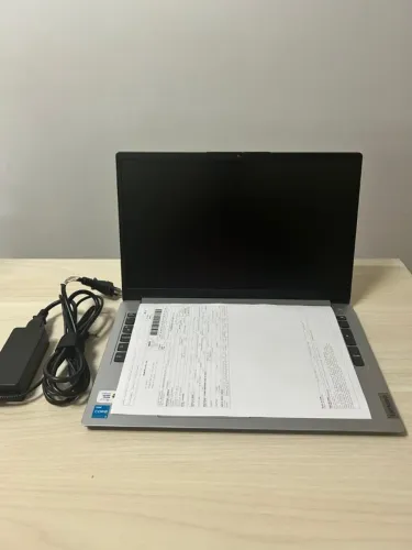 NOTEBOOK LENOVO - i3 12th | 8GB | SSD NVMe 256GB - ESTADO NOVO