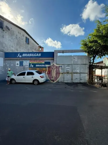 Área Comercial excelente de 240m² em rua super movimentada!