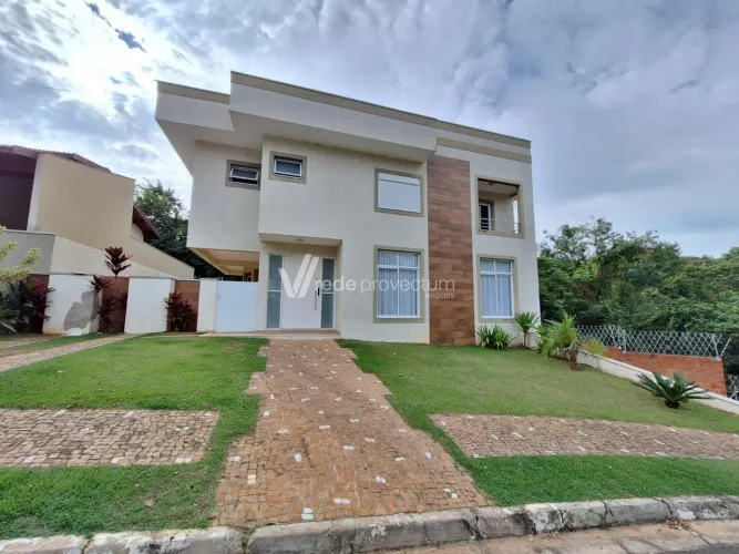 Casa à Venda no Condomínio Bosque dos Cambarás em Valinhos